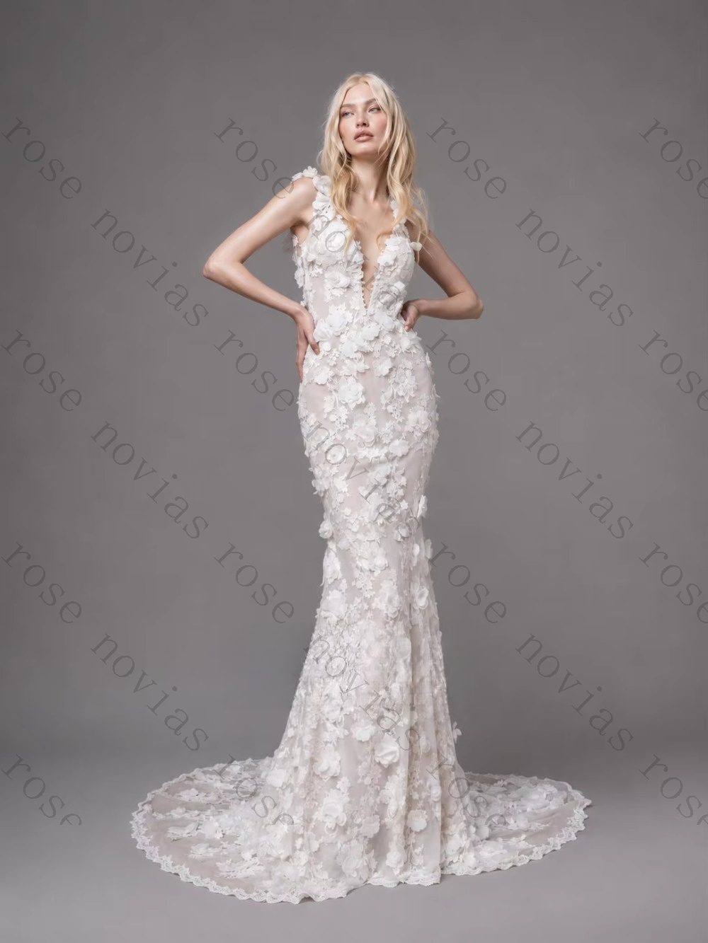 Embroidery Online Designs - Abito da Sposa Personalizzato con Schiena
