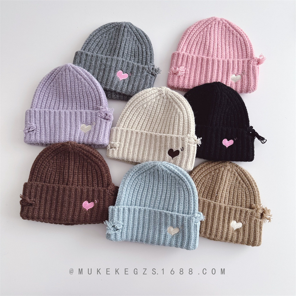 Embroidery Design Love - Nuovo cappello lavorato a maglia per