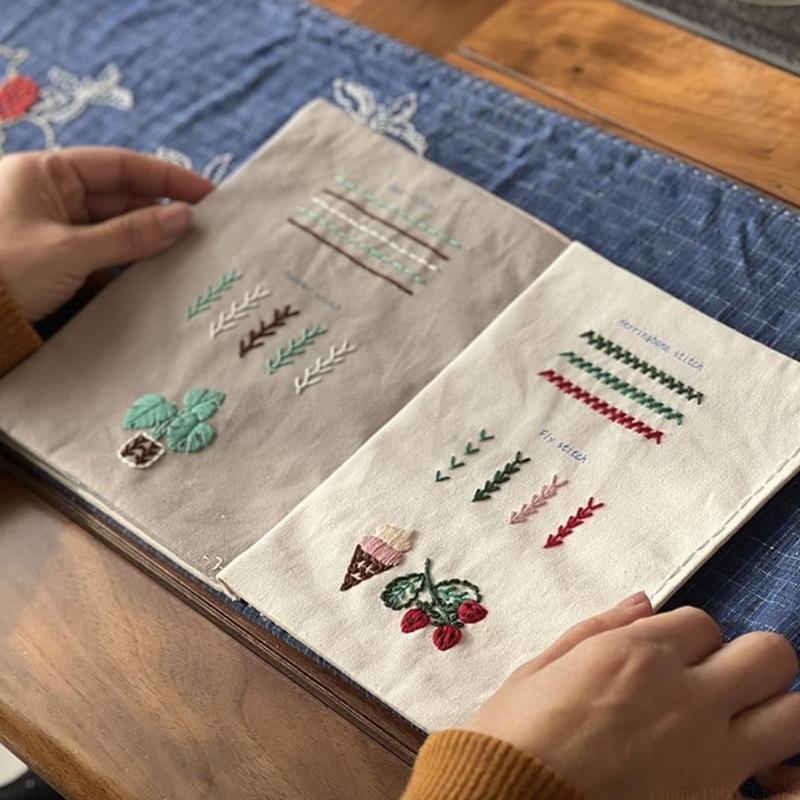Embroidery Guide Book - QX2E Libro guida per cucire ricami