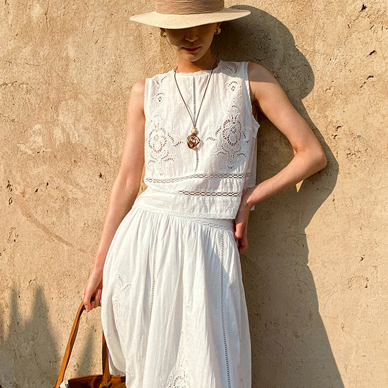 Top Senza Maniche in Cotone Bi - Embroidery Blouse recensione e prezzo