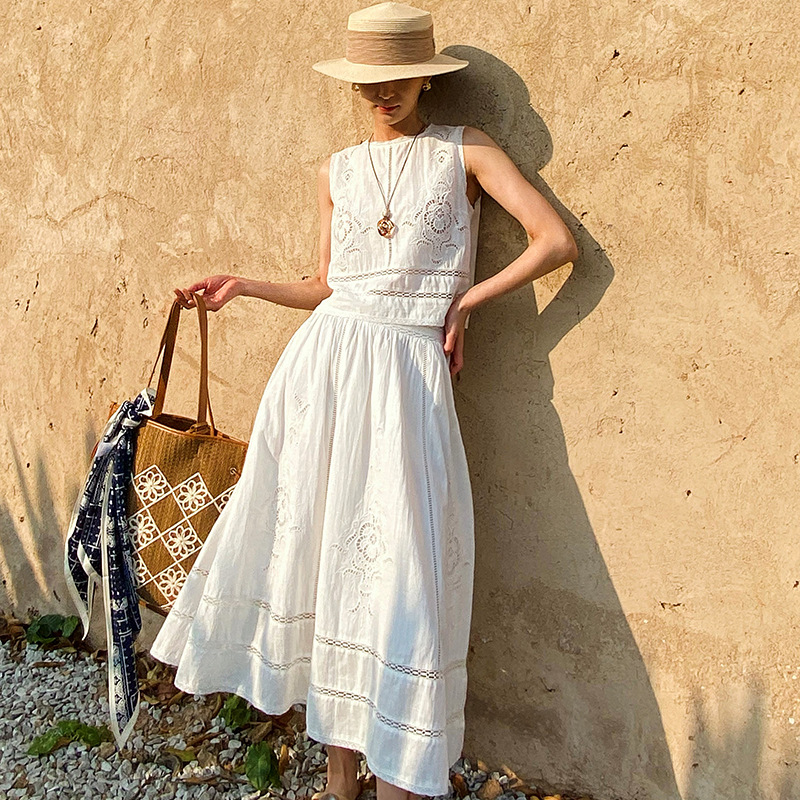 Top Senza Maniche in Cotone Bi - Embroidery Blouse recensione e prezzo