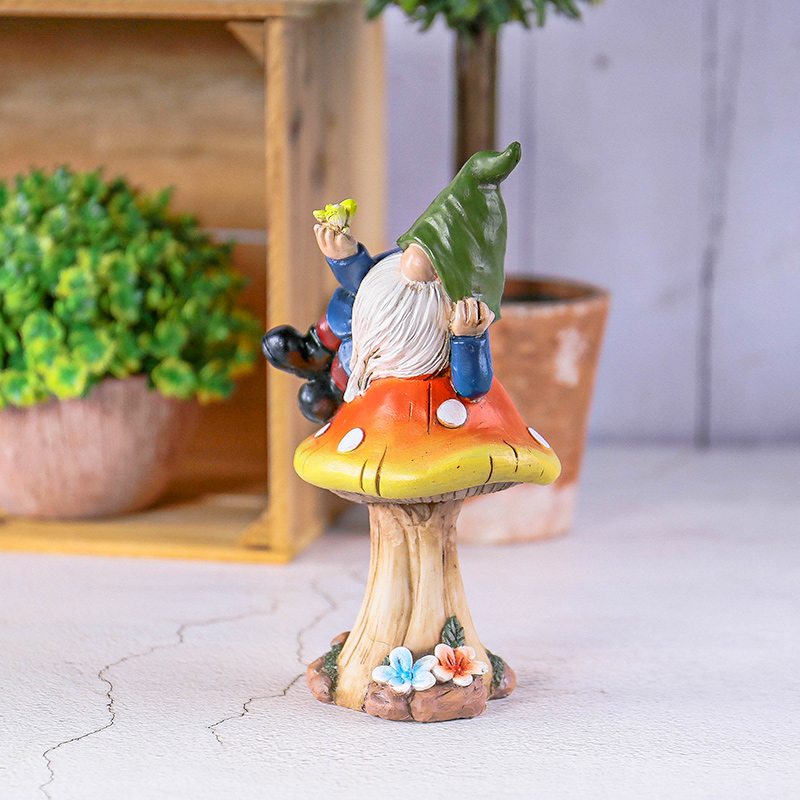 Statua di Gnomo da Giardino in - Embroidery Garden recensione e prezzo